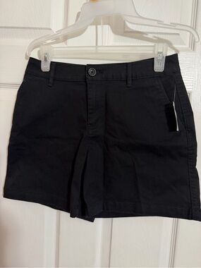 Black Women's Casual Shorts, size 4- Amazon essentials